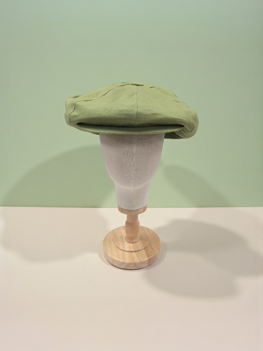 CAPAS LINEN OLIVE BIG APPLE NEWS BOY CAP.